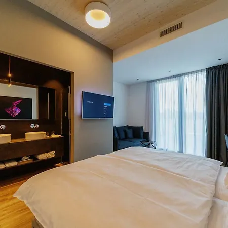 Wud Otel