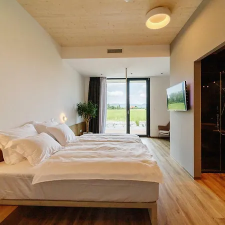 Wud Otel